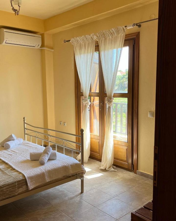 Guesthouse Kaliepia Ierissós Buitenkant foto