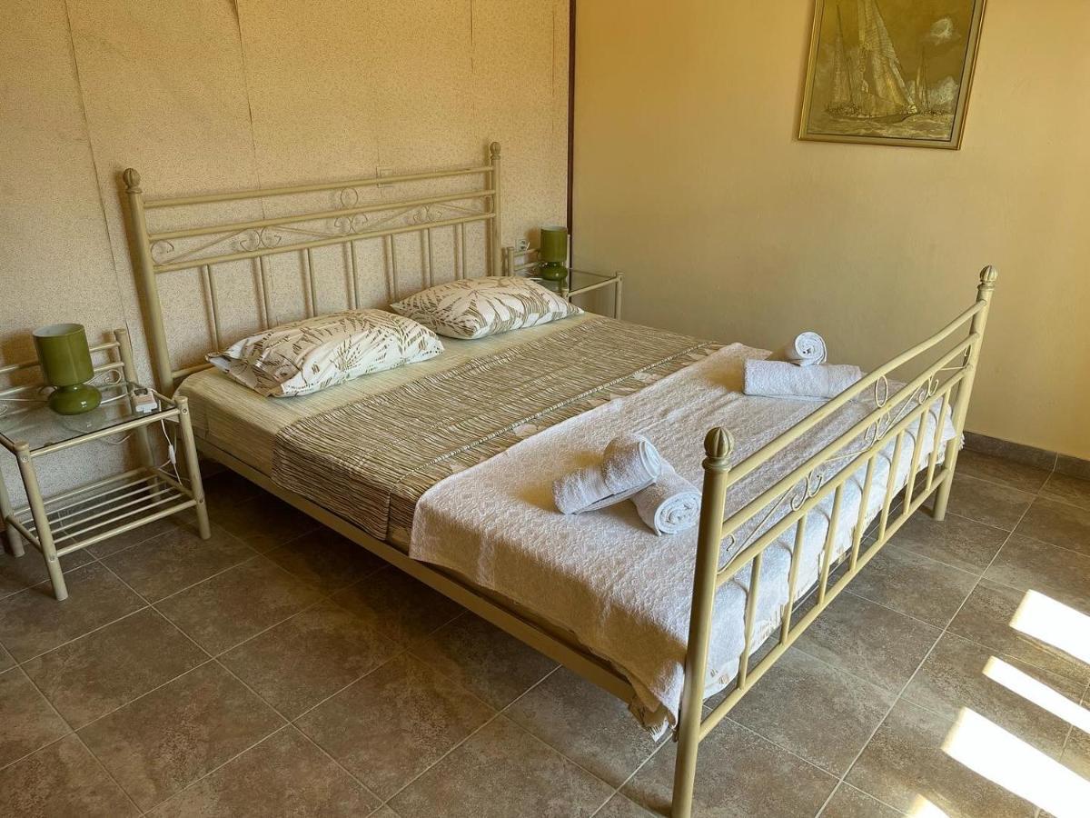 Guesthouse Kaliepia Ierissós Buitenkant foto