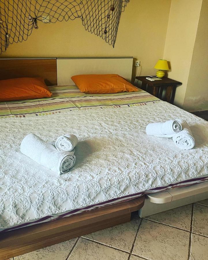Guesthouse Kaliepia Ierissós Buitenkant foto
