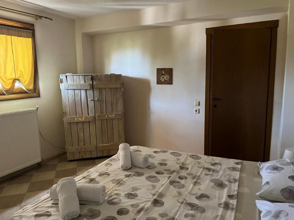 Guesthouse Kaliepia Ierissós Buitenkant foto