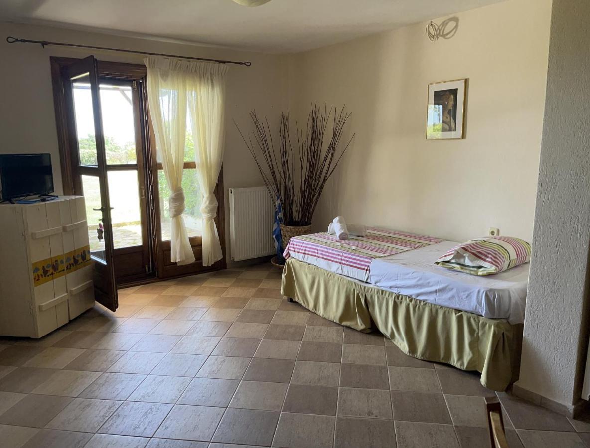 Guesthouse Kaliepia Ierissós Buitenkant foto