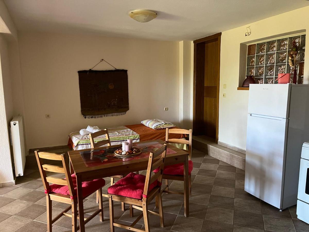 Guesthouse Kaliepia Ierissós Buitenkant foto