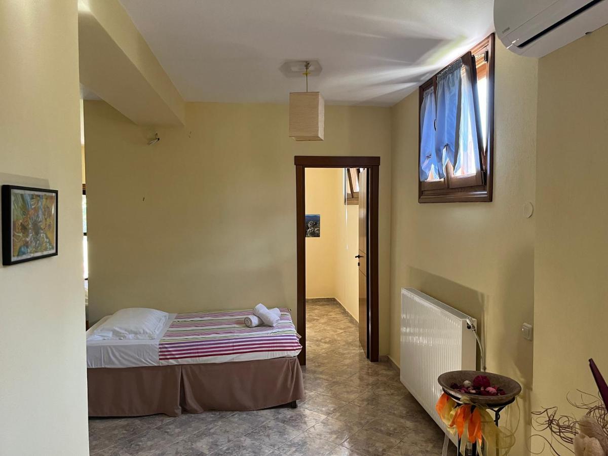 Guesthouse Kaliepia Ierissós Buitenkant foto