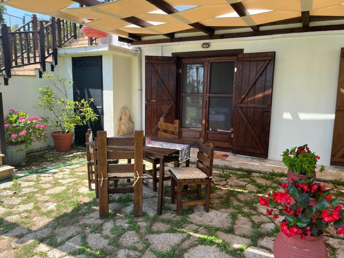 Guesthouse Kaliepia Ierissós Buitenkant foto