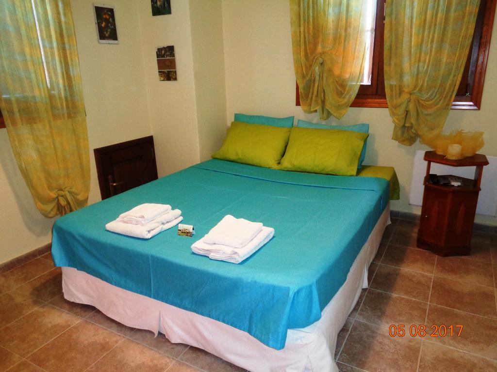 Guesthouse Kaliepia Ierissós Buitenkant foto
